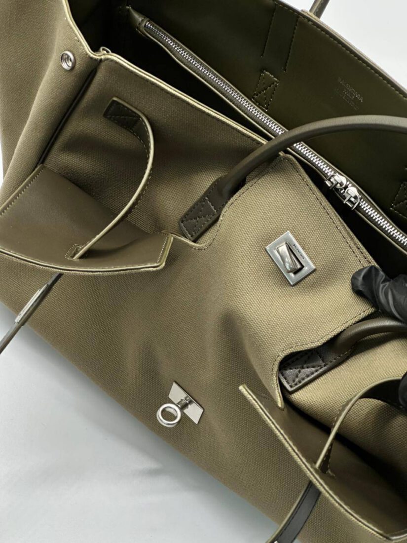Сумка Balenciaga Bel Air Carry All Bag Medium 37 cm Textile Khaki фото 4 Сумка Balenciaga Bel Air Carry All Bag Medium 37 cm Textile Khaki - фото 4