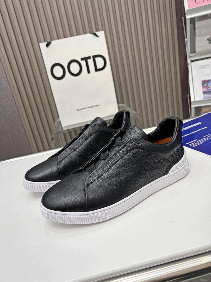 Кроссовки Ermenegildo Zegna Triple Stitch Lo Leather A136104 Black (размеры 39-49) фото 1 Кроссовки Ermenegildo Zegna Triple Stitch Lo Leather A136104 Black (размеры 39-49) - фото 1