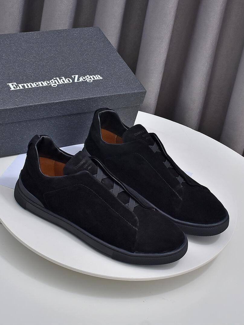 Кроссовки Ermenegildo Zegna Triple Stitch Lo Suede A136130 Black фото 1 Кроссовки Ermenegildo Zegna Triple Stitch Lo Suede A136130 Black - фото 1