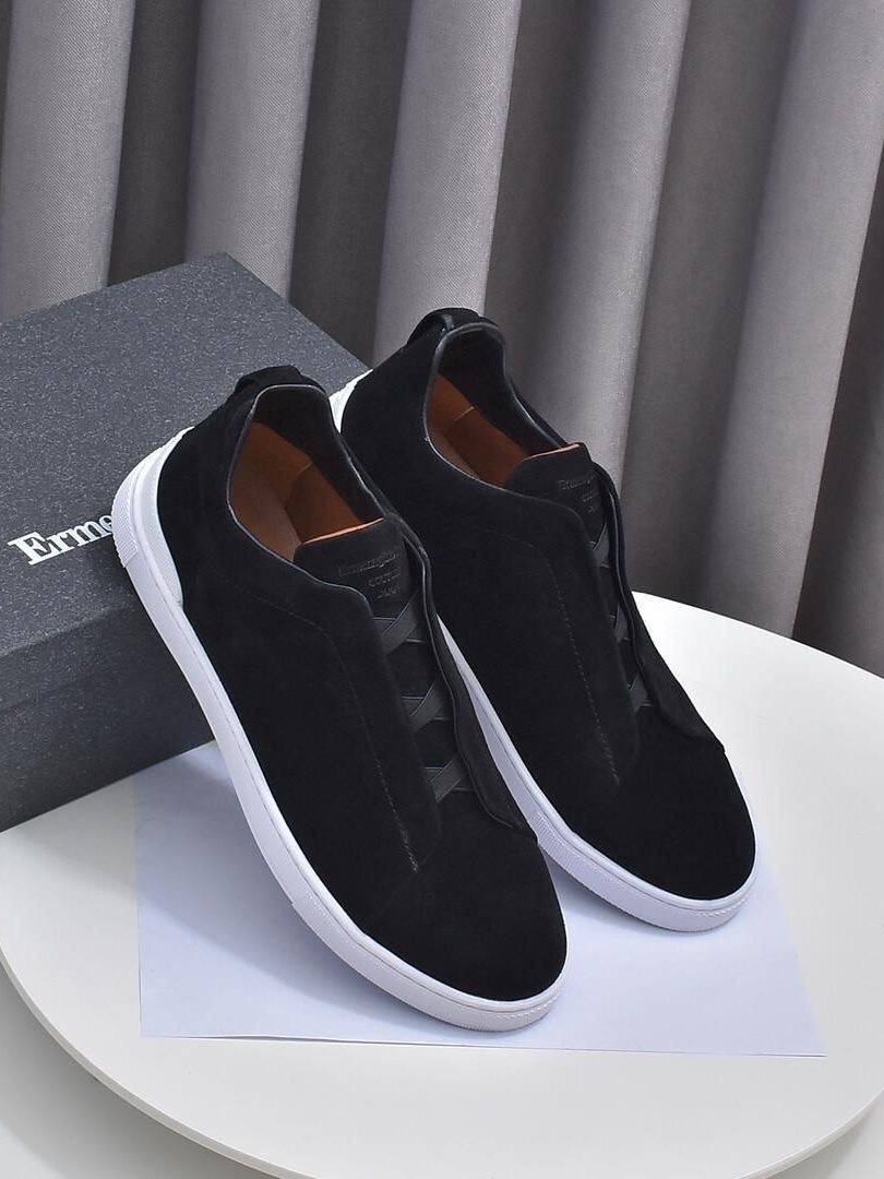 Кроссовки Ermenegildo Zegna Triple Stitch Lo Suede A136156 Black (размеры 39-49) фото 1 Кроссовки Ermenegildo Zegna Triple Stitch Lo Suede A136156 Black (размеры 39-49) - фото 1