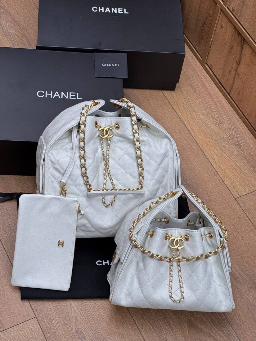 Женская сумка Chanel A136267 белая (два размера 26см и 30см) фото 1 Женская сумка Chanel A136267 белая (два размера 26см и 30см) - фото 1