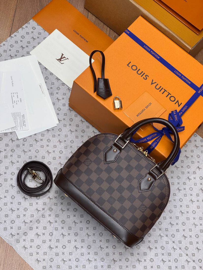 Женская сумка Louis Vuitton Alma 24 cm A136846 D.Brown фото 1 Женская сумка Louis Vuitton Alma 24 cm A136846 D.Brown - фото 1