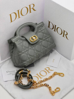 Женская кожаная сумка Dior Jolie Top Handle Mini Bag 18.5 x 13 x 8.5 cm A136878 Grey