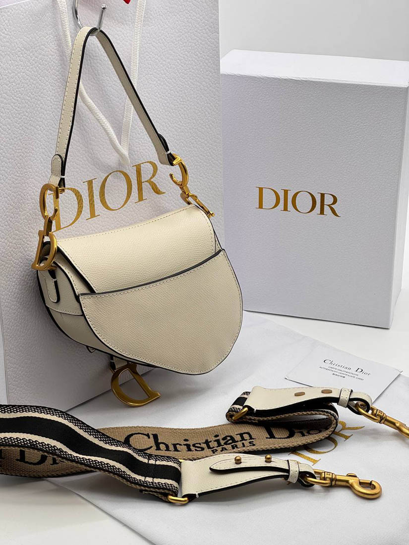 Сумка Christian Dior Saddle 19/15/6 см бежевая A137093 фото 2 Сумка Christian Dior Saddle 19/15/6 см бежевая A137093 - фото 2