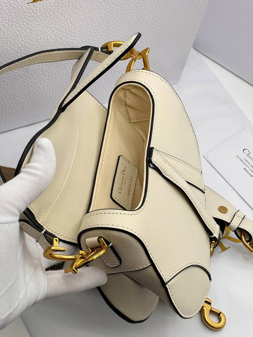 Сумка Christian Dior Saddle 19/15/6 см бежевая A137093 фото 3 Сумка Christian Dior Saddle 19/15/6 см бежевая A137093 - фото 3