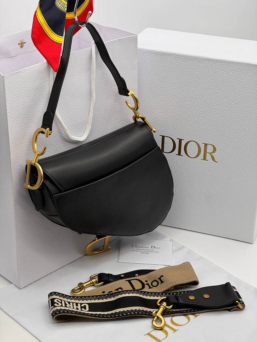 Сумка Christian Dior Saddle 19/15/6 см чёрная A137100 фото 2 Сумка Christian Dior Saddle 19/15/6 см чёрная A137100 - фото 2