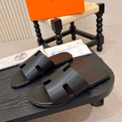 Шлёпанцы мужские кожаные Hermes A137554 чёрные