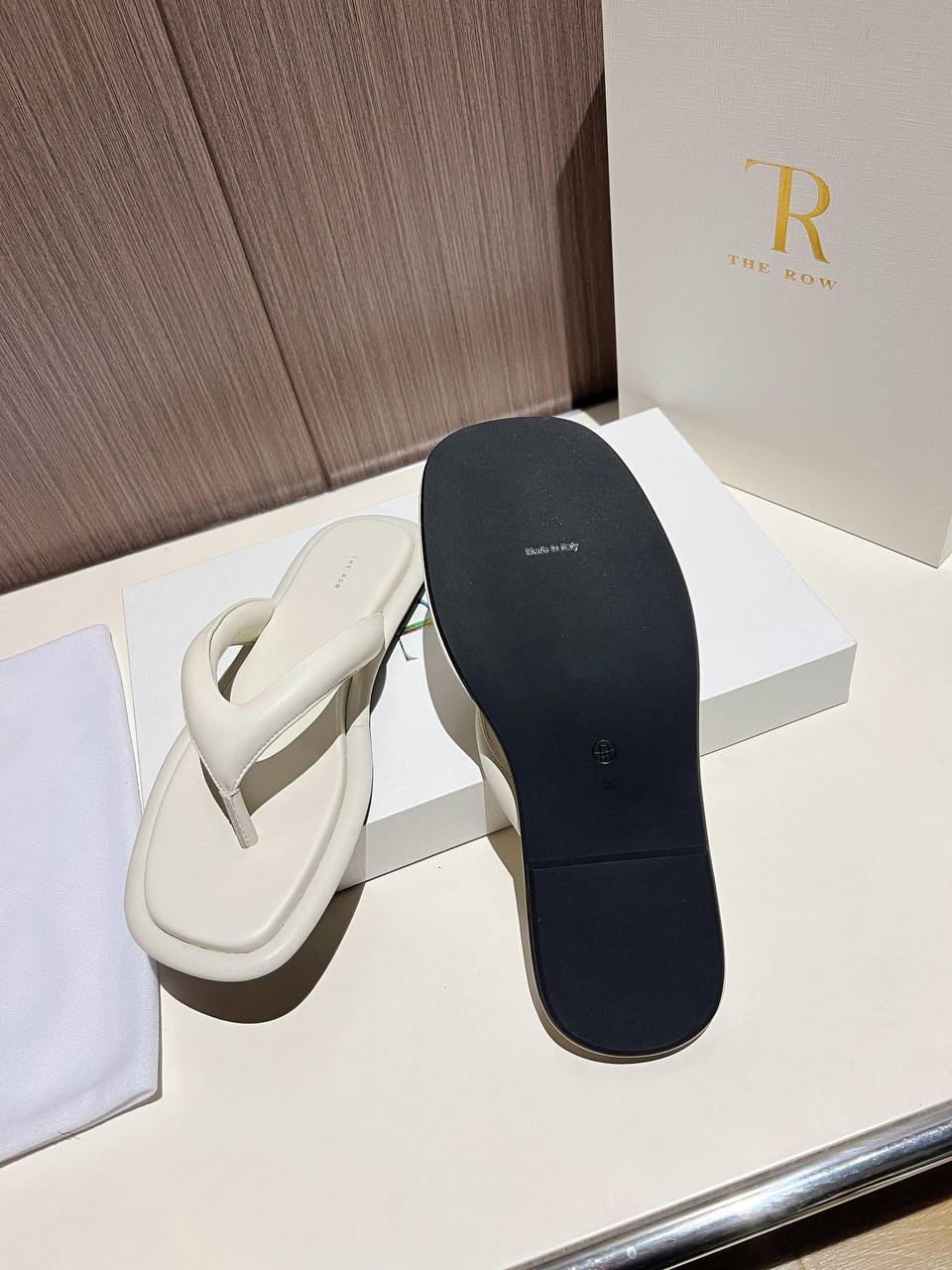 Сандалии женские The Row кожаные Ginza A137781 белые фото 4 Сандалии женские The Row кожаные Ginza A137781 белые - фото 4