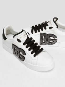 Кроссовки женские Dolce & Gabbana Portofino Premium A137700 белые со стразами