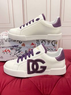 Кроссовки женские Dolce & Gabbana Portofino Premium A137701 белые со стразами