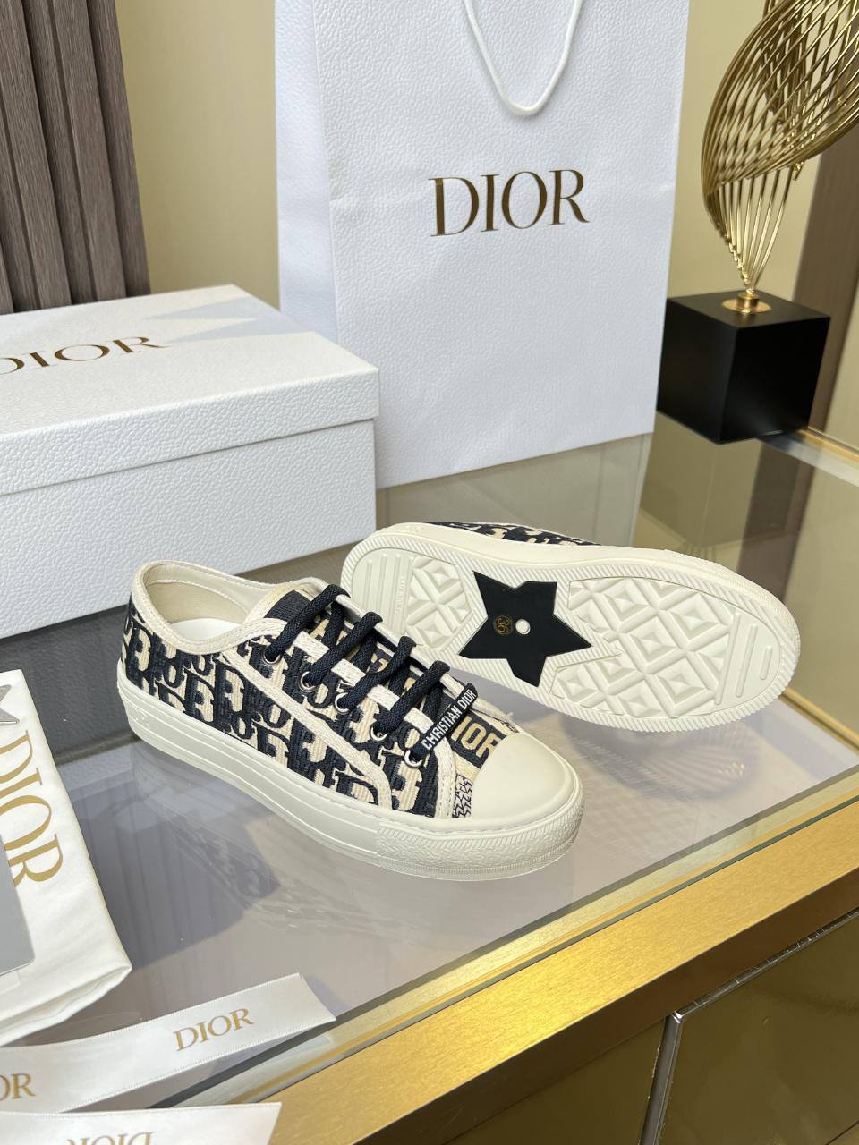 Кеды Christian Dior Walk'n'Dior Oblique Premium KCK211OBE_G78D серые фото 2 Кеды Christian Dior Walk'n'Dior Oblique Premium KCK211OBE_G78D серые - фото 2