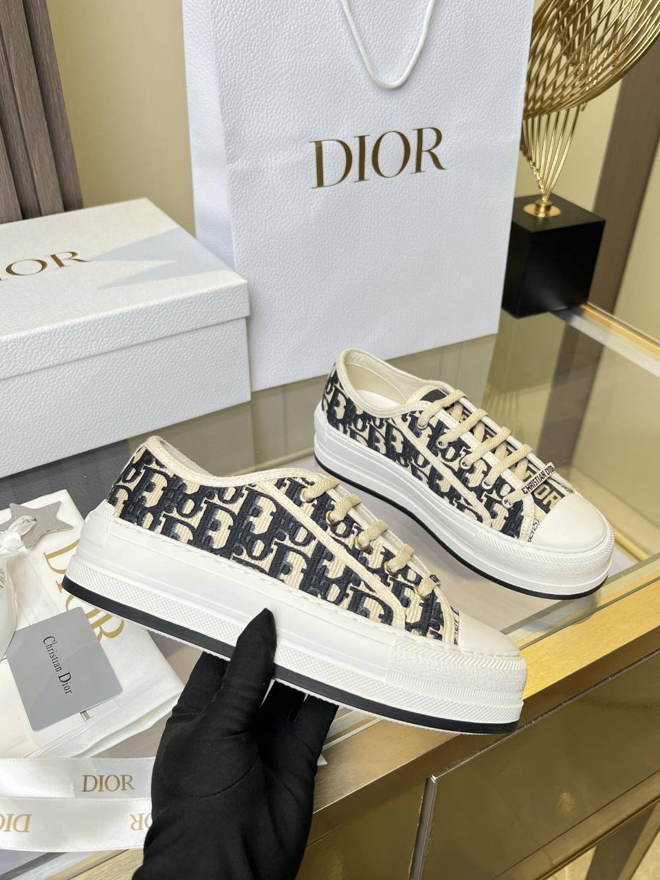 Кеды Christian Dior Walk'n'Dior Oblique Premium KCK211OBE_G72D серые фото 1 Кеды Christian Dior Walk'n'Dior Oblique Premium KCK211OBE_G72D серые - фото 1