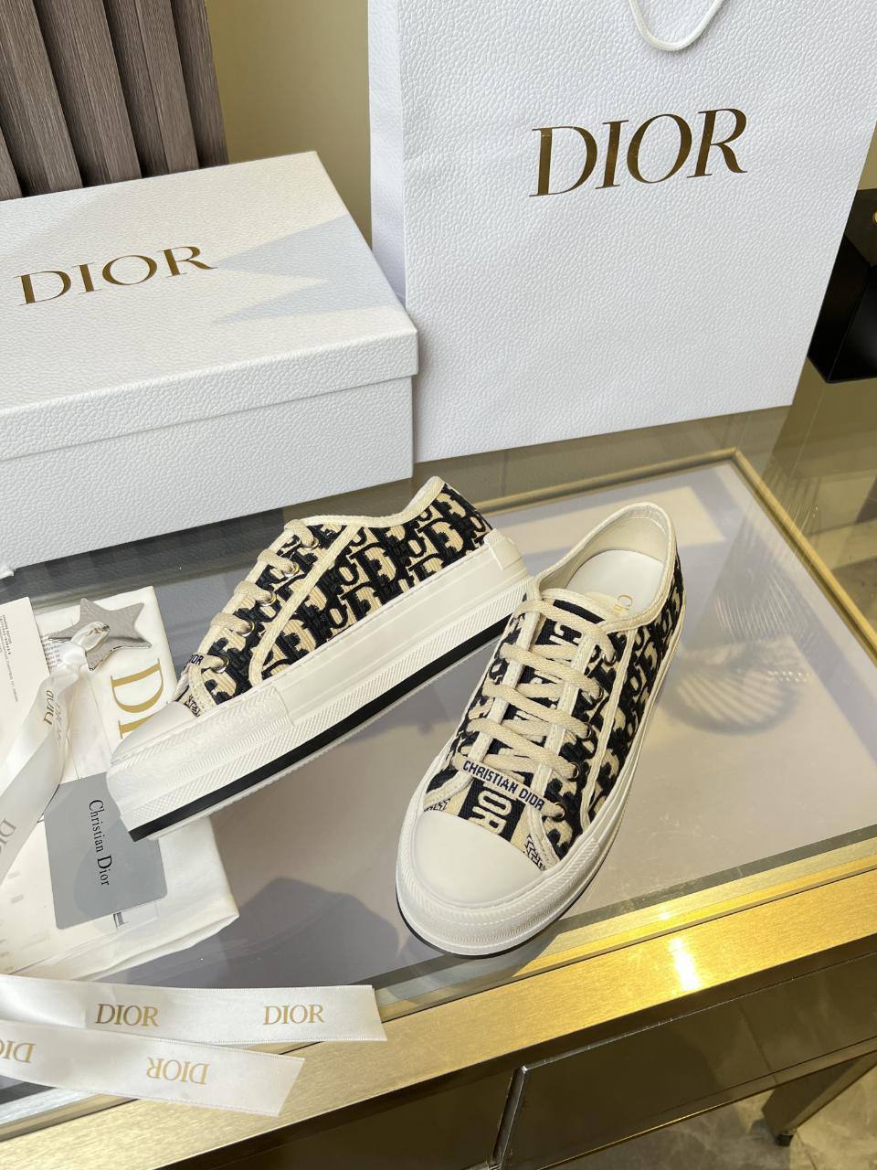 Кеды Christian Dior Walk'n'Dior Oblique Premium KCK211OBE_G72D серые фото 3 Кеды Christian Dior Walk'n'Dior Oblique Premium KCK211OBE_G72D серые - фото 3