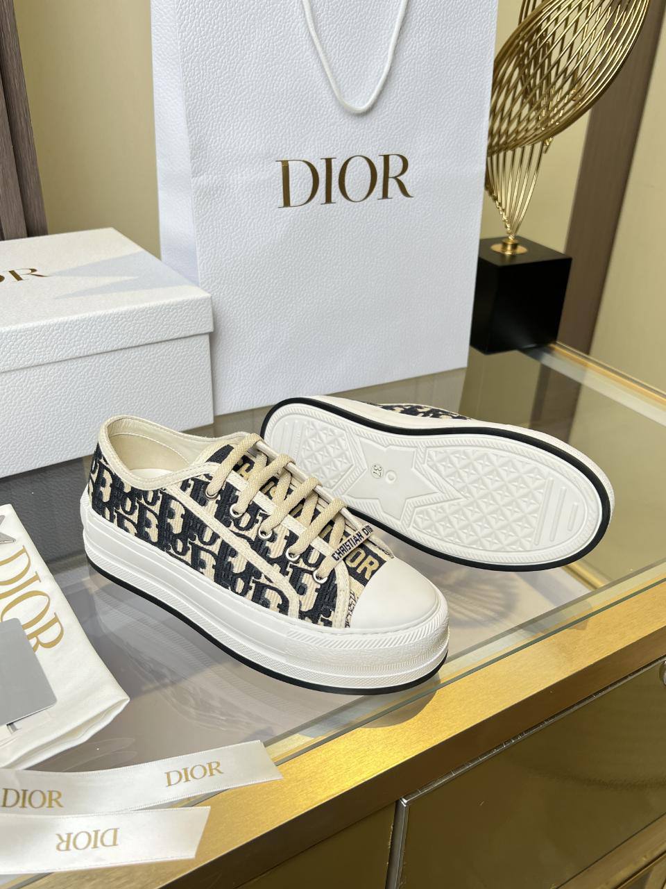 Кеды Christian Dior Walk'n'Dior Oblique Premium KCK211OBE_G72D серые фото 5 Кеды Christian Dior Walk'n'Dior Oblique Premium KCK211OBE_G72D серые - фото 5