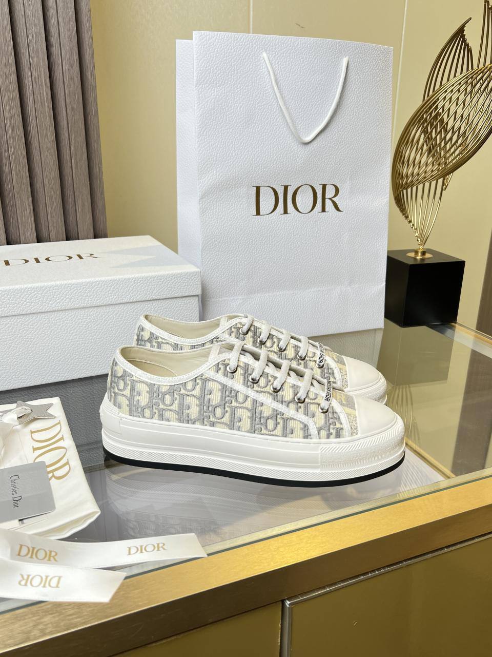 Кеды Christian Dior Walk'n'Dior Oblique Premium KCK211OBE_G43L серые фото 2 Кеды Christian Dior Walk'n'Dior Oblique Premium KCK211OBE_G43L серые - фото 2
