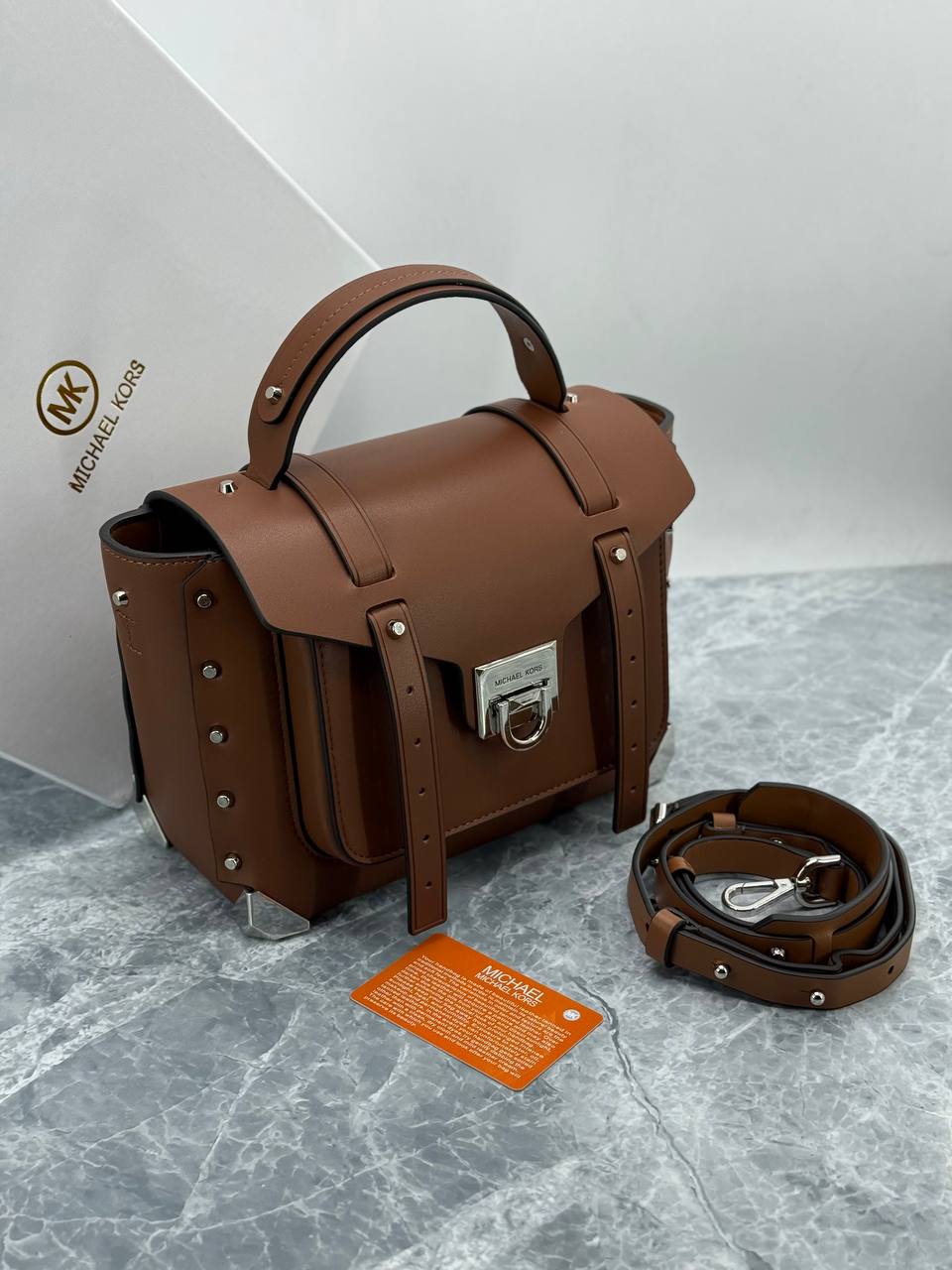 Женская кожаная сумка Michael Kors Manhattan A137941 Brown фото 2 Женская кожаная сумка Michael Kors Manhattan A137941 Brown - фото 2