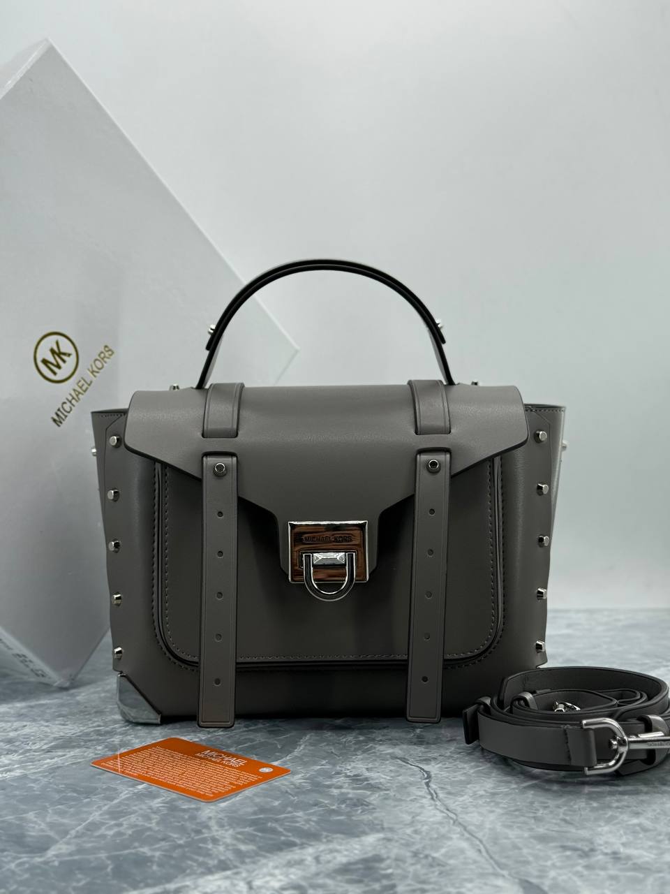 Женская кожаная сумка Michael Kors Manhattan A137948 Grey фото 1 Женская кожаная сумка Michael Kors Manhattan A137948 Grey - фото 1