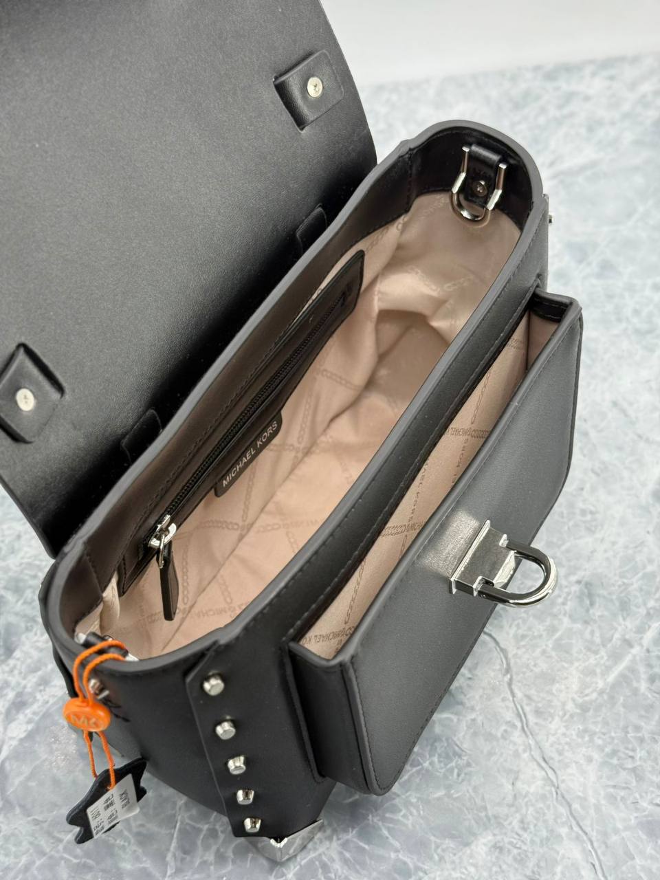 Женская кожаная сумка Michael Kors Manhattan A137951 Black фото 3 Женская кожаная сумка Michael Kors Manhattan A137951 Black - фото 3