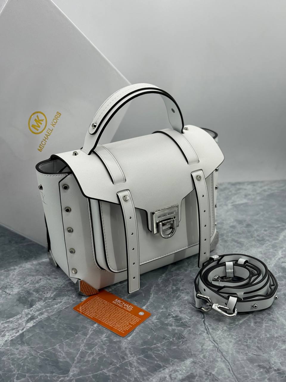 Женская кожаная сумка Michael Kors Manhattan A137956 White фото 2 Женская кожаная сумка Michael Kors Manhattan A137956 White - фото 2