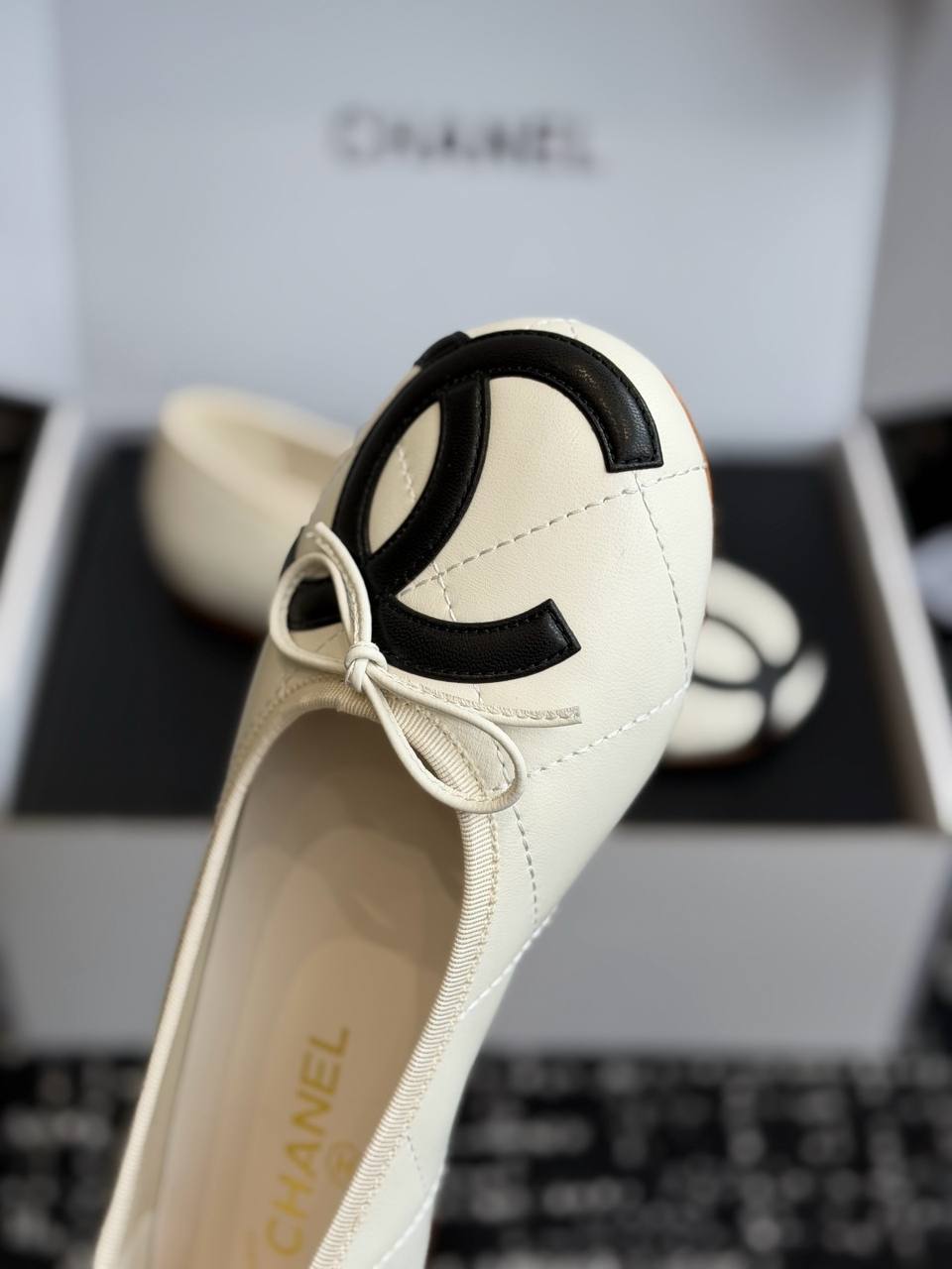 Балетки Chanel Ballet Flats G47163 Premium Leather White фото 3 Балетки Chanel Ballet Flats G47163 Premium Leather White - фото 3
