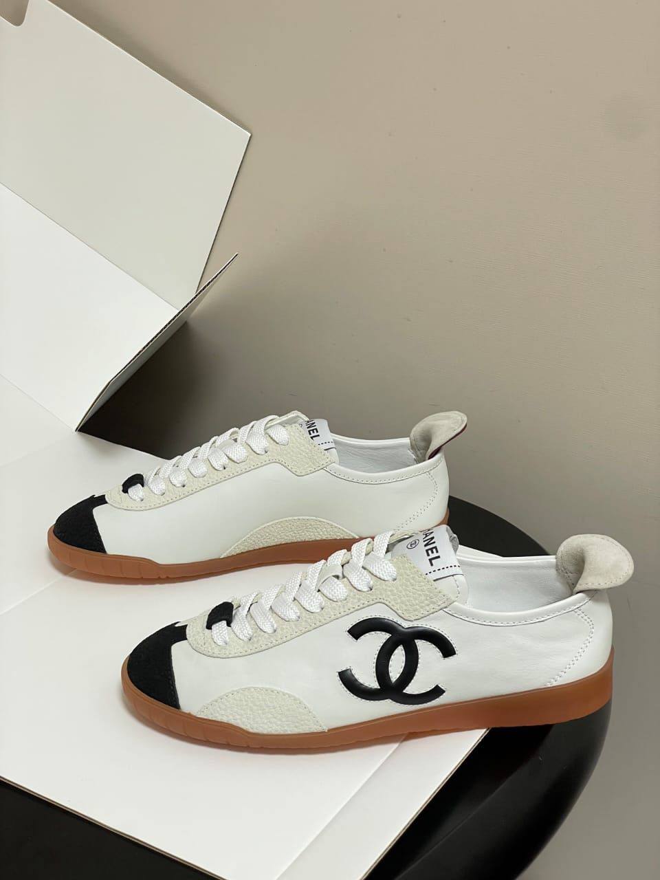 Кроссовки женские Chanel A138145 премиум белые с чёрным фото 4 Кроссовки женские Chanel A138145 премиум белые с чёрным - фото 4
