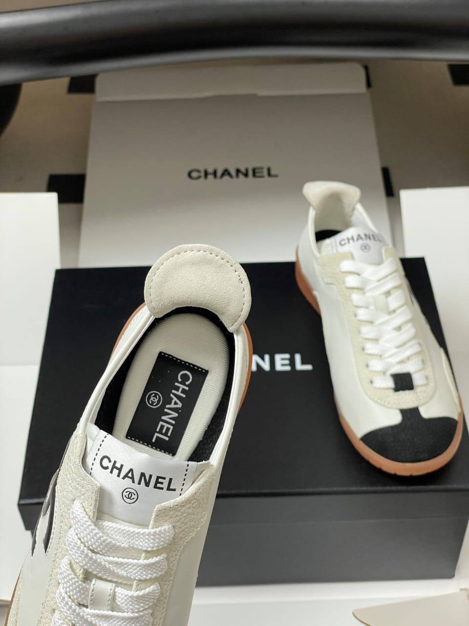 Кроссовки женские Chanel A138145 премиум белые с чёрным фото 3 Кроссовки женские Chanel A138145 премиум белые с чёрным - фото 3