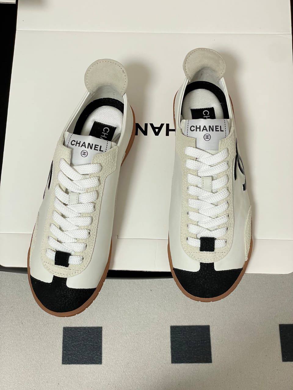 Кроссовки женские Chanel A138145 премиум белые с чёрным фото 5 Кроссовки женские Chanel A138145 премиум белые с чёрным - фото 5