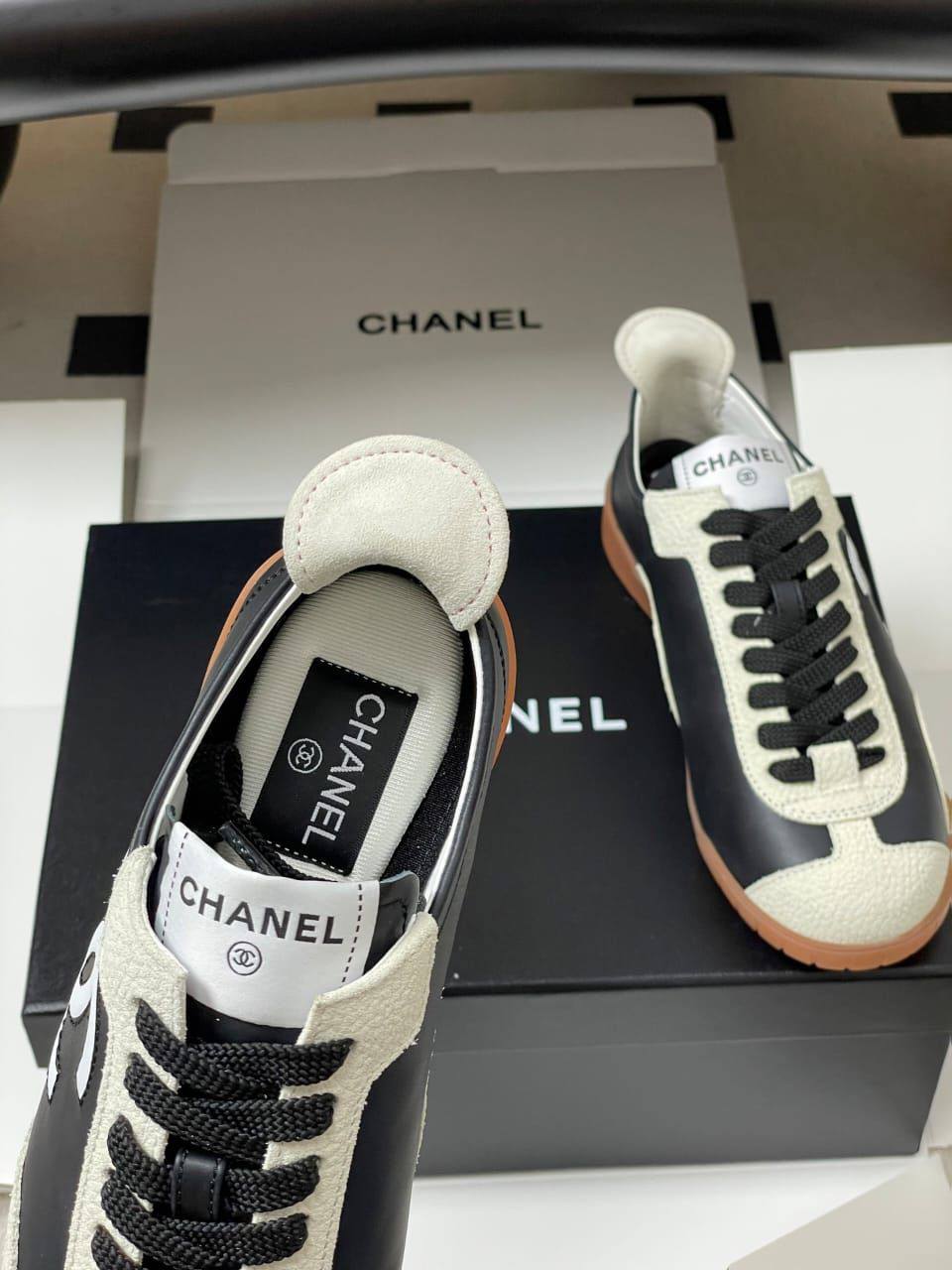 Кроссовки женские Chanel A138133 премиум чёрные с белым фото 4 Кроссовки женские Chanel A138133 премиум чёрные с белым - фото 4