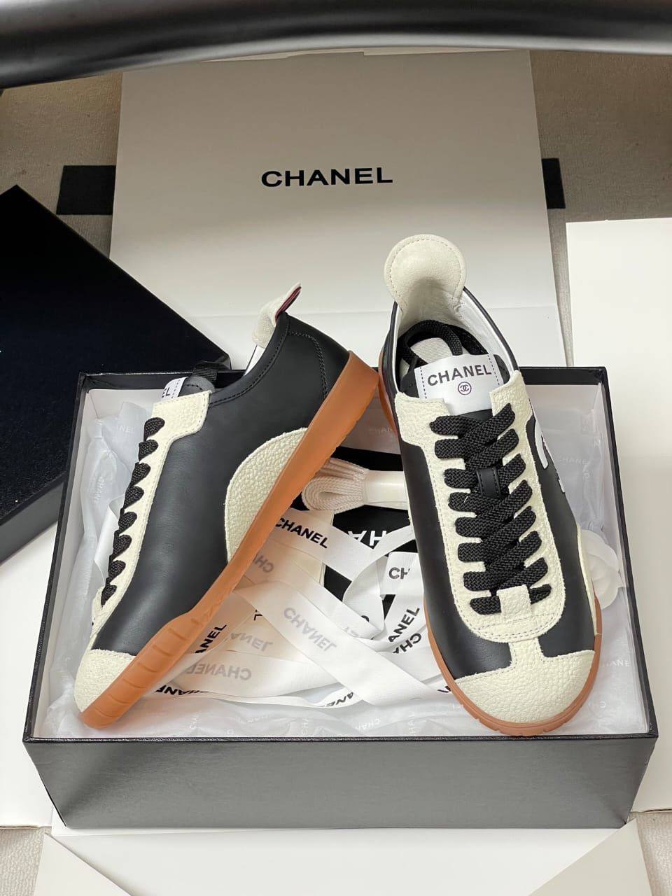 Кроссовки женские Chanel A138133 премиум чёрные с белым фото 5 Кроссовки женские Chanel A138133 премиум чёрные с белым - фото 5