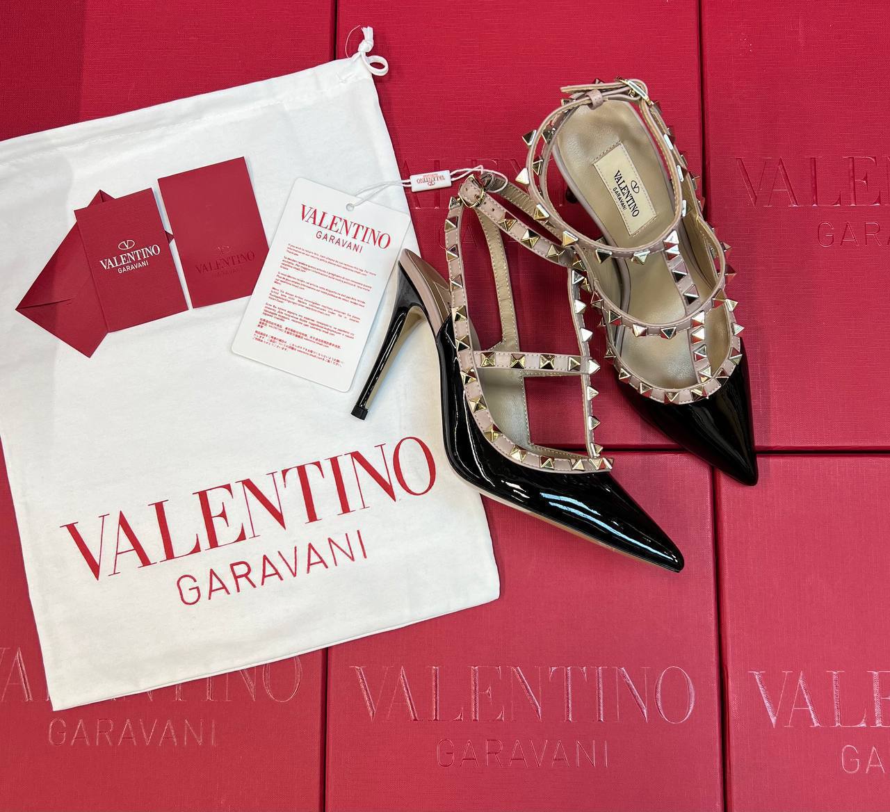 Босоножки Valentino Garavani Rockstud Kidskin Pumps 100mm Premium Black-Beg фото 5 Босоножки Valentino Garavani Rockstud Kidskin Pumps 100mm Premium Black-Beg - фото 5
