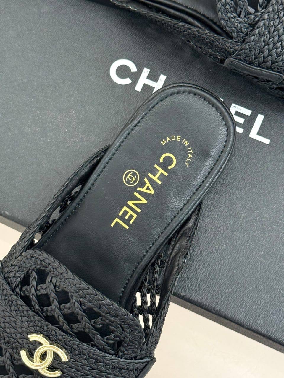 Мюли женские Chanel из рафии A138100 премиум черные фото 5 Мюли женские Chanel из рафии A138100 премиум черные - фото 5