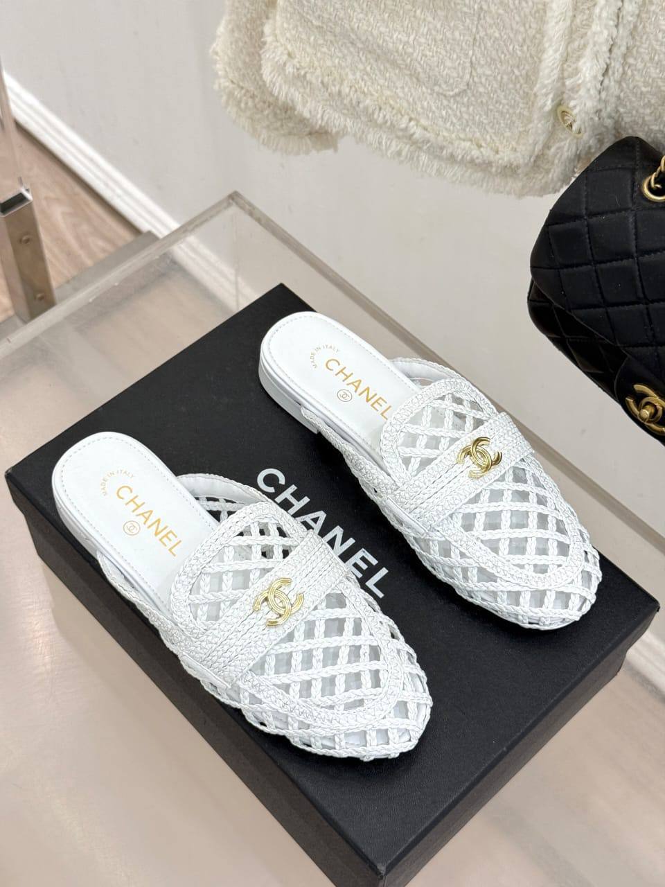 Мюли женские Chanel из рафии A138119 премиум белые фото 4 Мюли женские Chanel из рафии A138119 премиум белые - фото 4
