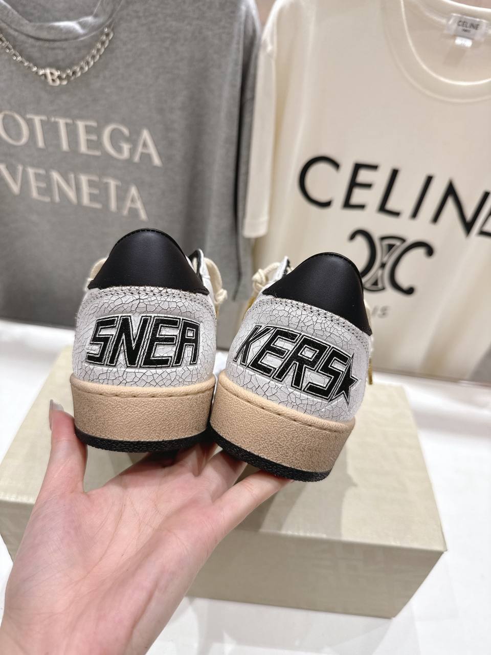 Кеды женские Golden Goose Premium A138441 белые фото 4 Кеды женские Golden Goose Premium A138441 белые - фото 4