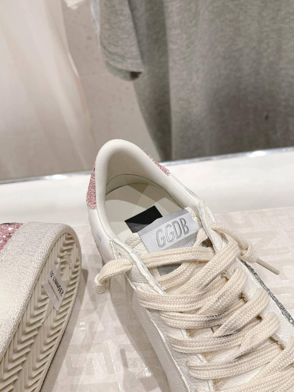 Кеды женские Golden Goose Premium A138467 белые фото 4 Кеды женские Golden Goose Premium A138467 белые - фото 4