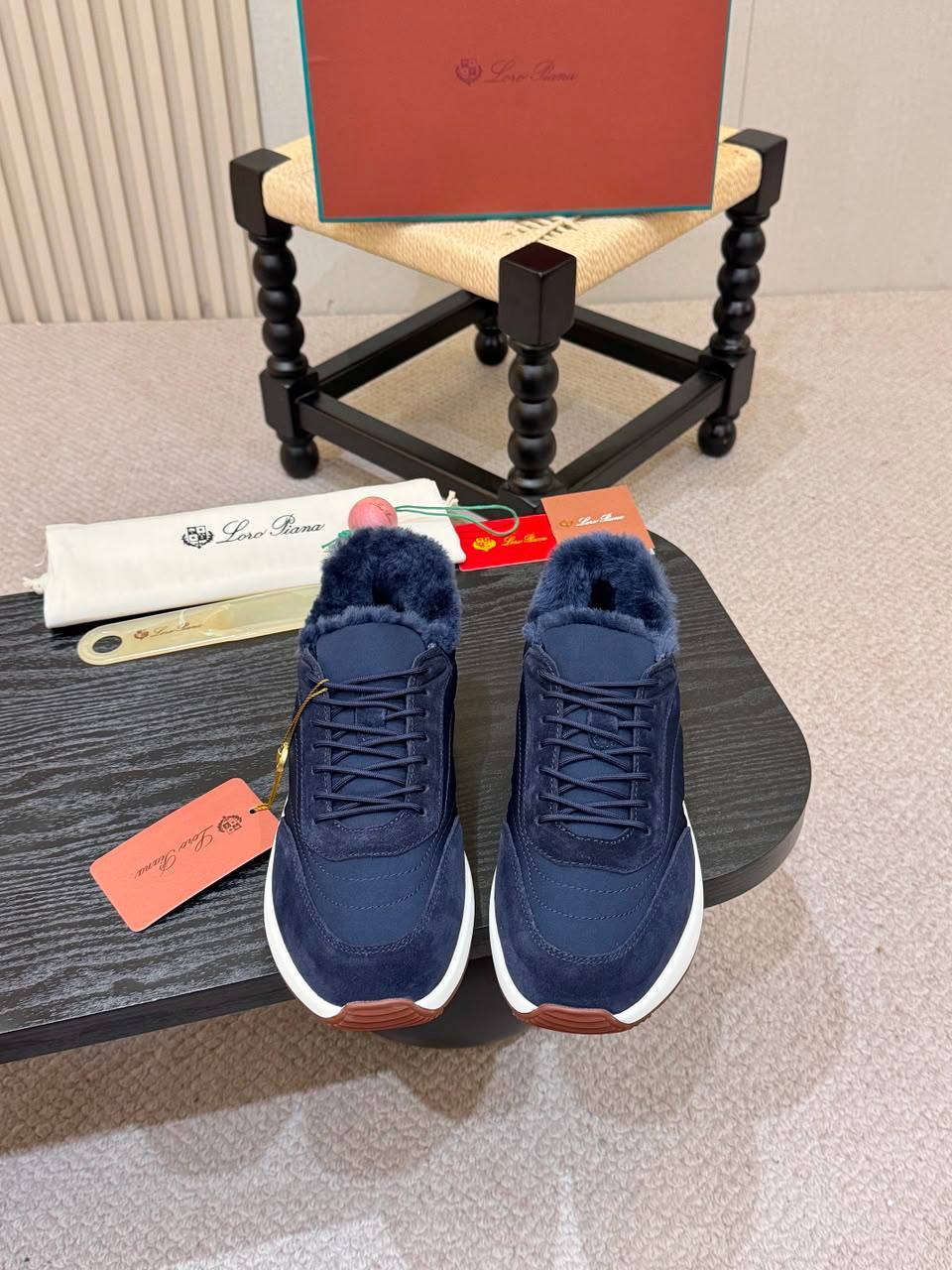 Мужские кроссовки Лоро Пиано Weekend Walk Evo Wind Suede-Trimmed Shell Fur Premium Blue фото 2 Мужские кроссовки Лоро Пиано Weekend Walk Evo Wind Suede-Trimmed Shell Fur Premium Blue - фото 2
