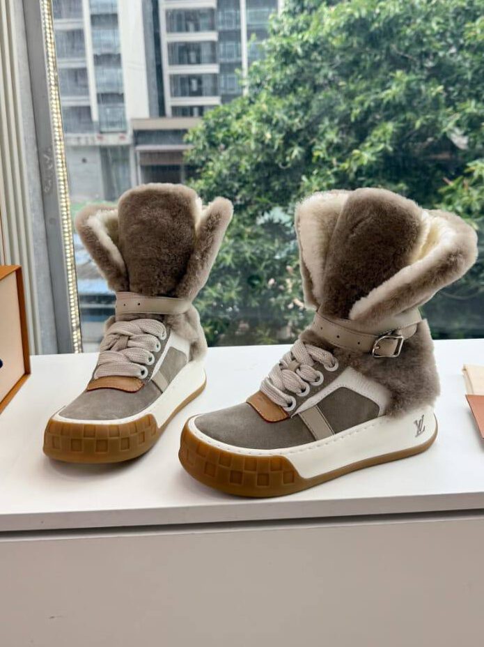 Louis Vuitton Lace-Up Ankle Boot Sneaker 1AIV0255 Premium Beige фото 1 Louis Vuitton Lace-Up Ankle Boot Sneaker 1AIV0255 Premium Beige - фото 1