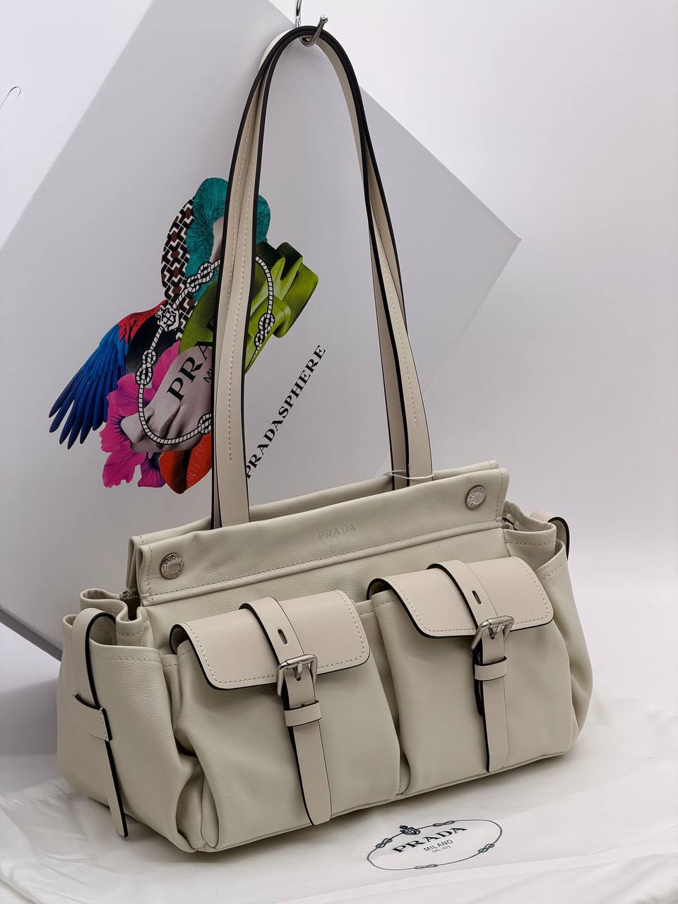 Сумка Prada Route Bag 30/20 см белая фото 1 Сумка Prada Route Bag 30/20 см белая - фото 1