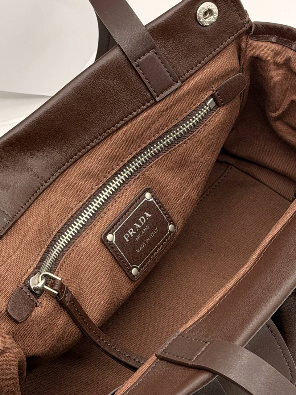 Сумка Prada Route Bag 30/20 см коричневая фото 6 Сумка Prada Route Bag 30/20 см коричневая - фото 6