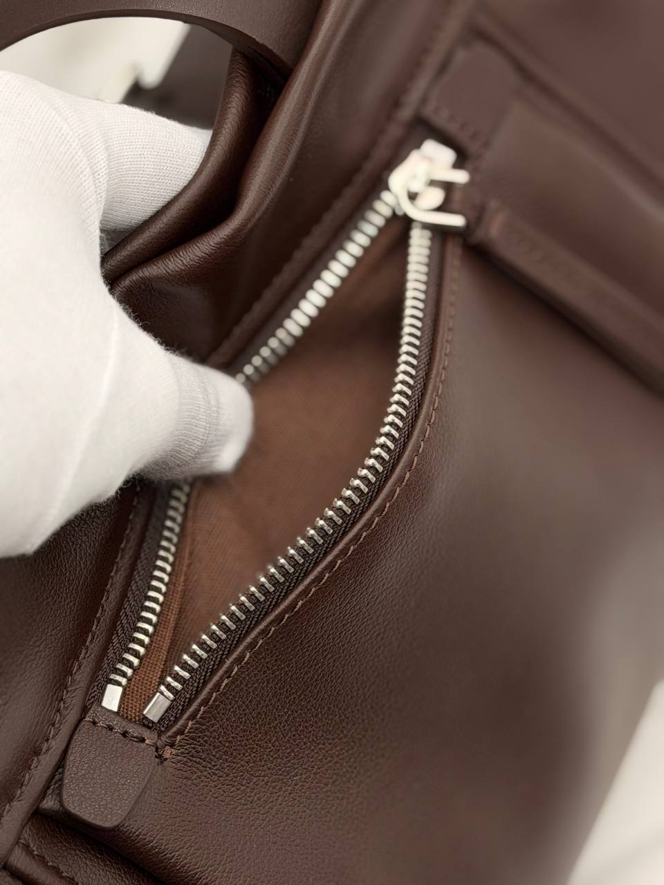 Сумка Prada Route Bag 30/20 см коричневая фото 7 Сумка Prada Route Bag 30/20 см коричневая - фото 7